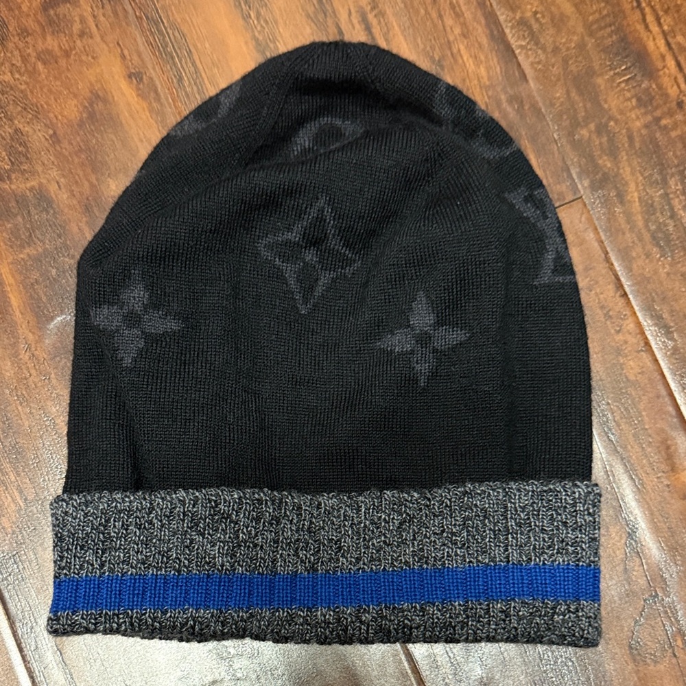 Louis Vuitton Black and Gray Beanie with Blue Stripe